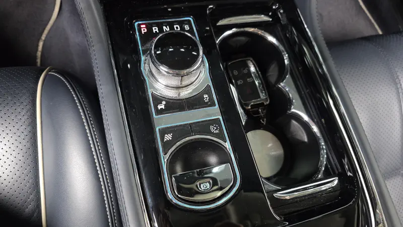 Jaguar XJ