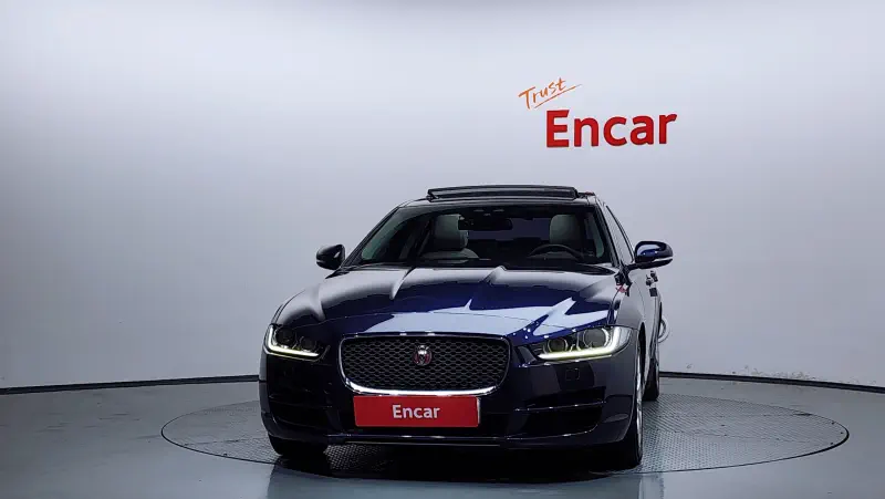 Jaguar XE