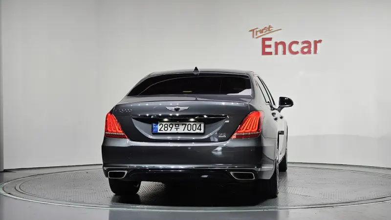 Genesis EQ900