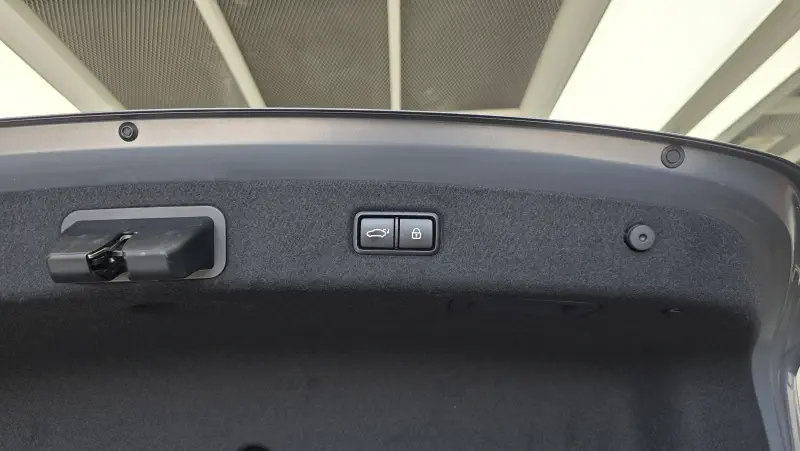 Genesis EQ900