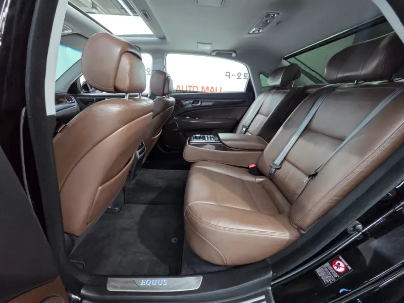 Hyundai Equus