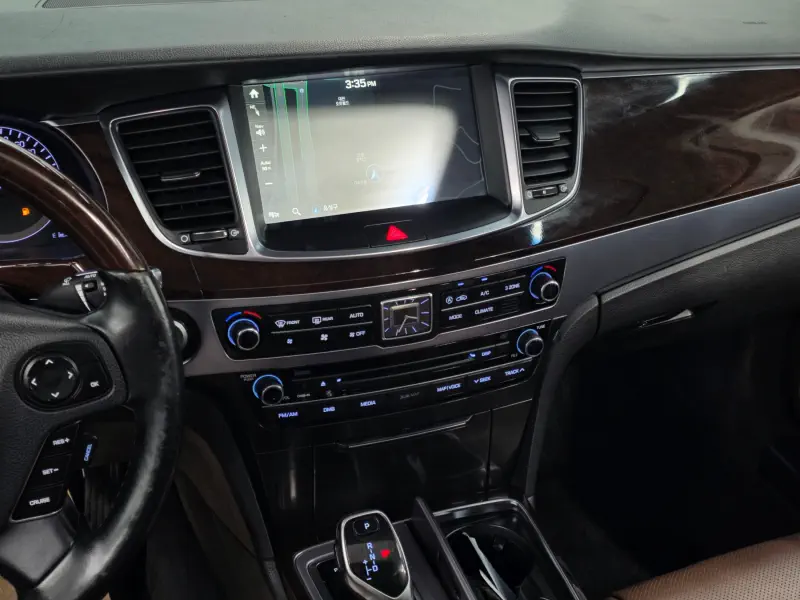 Hyundai Equus