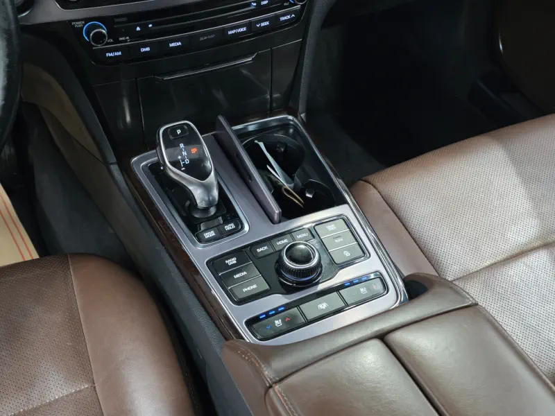 Hyundai Equus