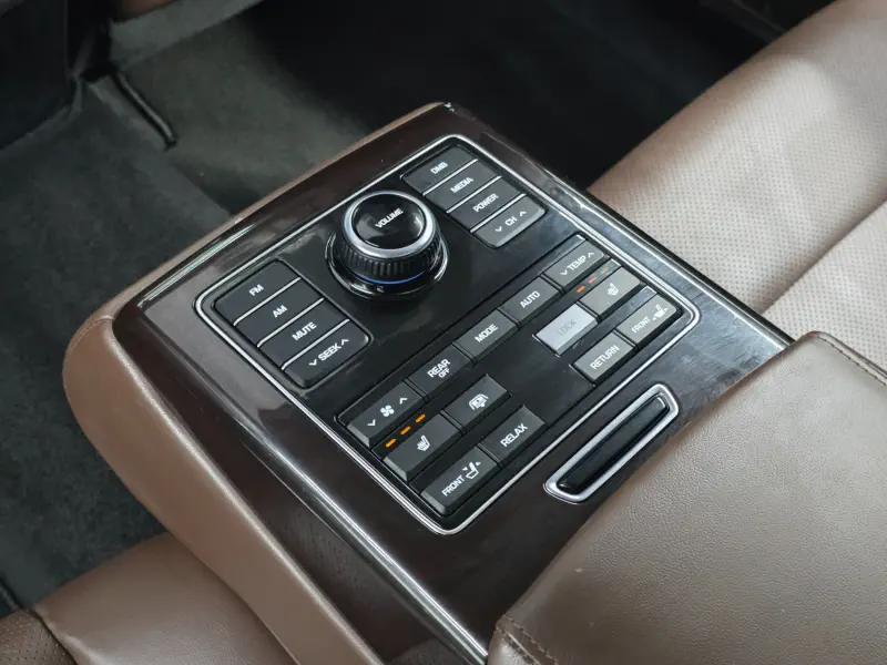 Hyundai Equus