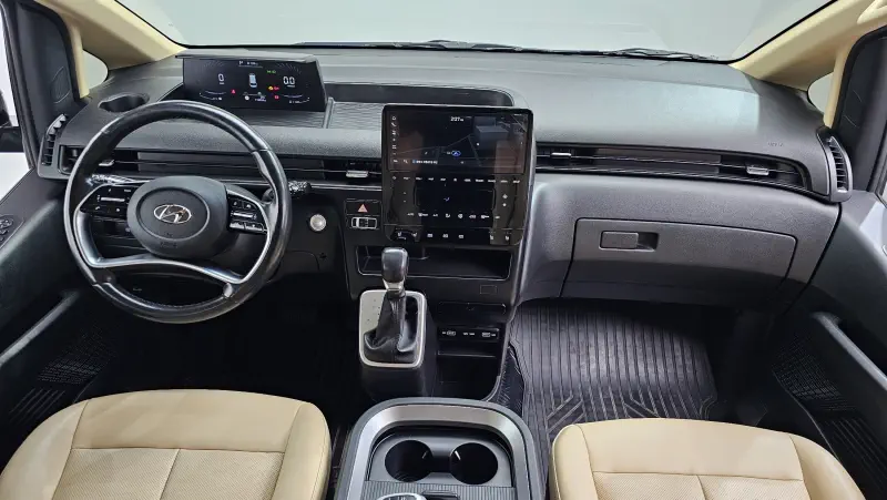 Hyundai Staria