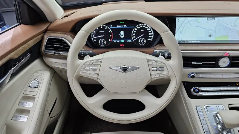 Genesis G90