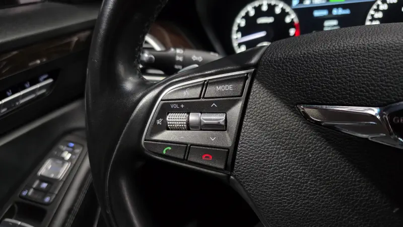 Genesis EQ900