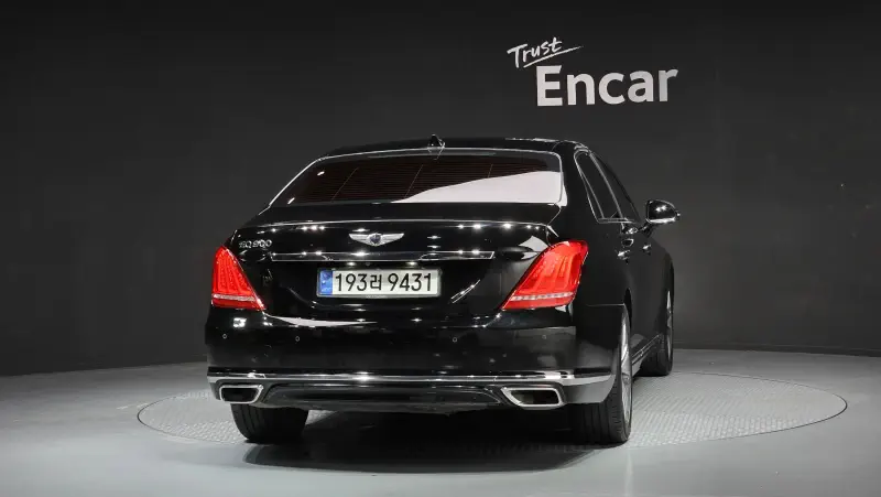 Genesis EQ900