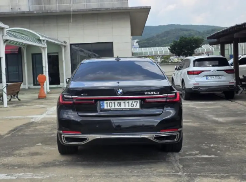 BMW 7-Series