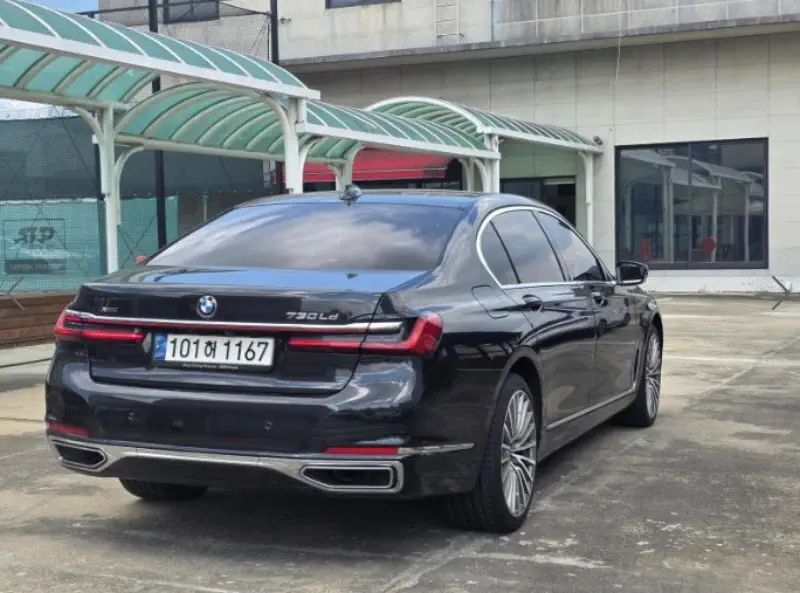 BMW 7-Series