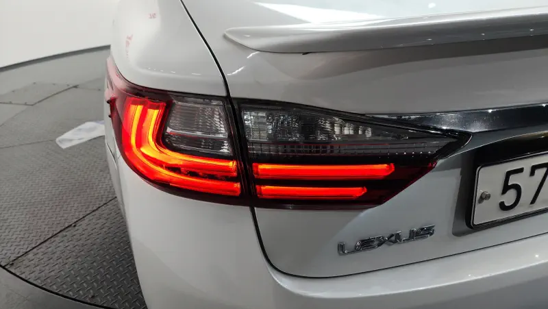 Lexus ES300h