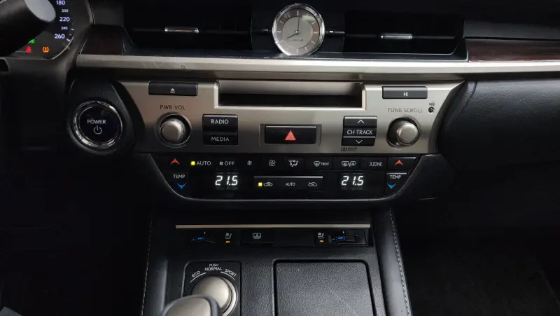 Lexus ES300h