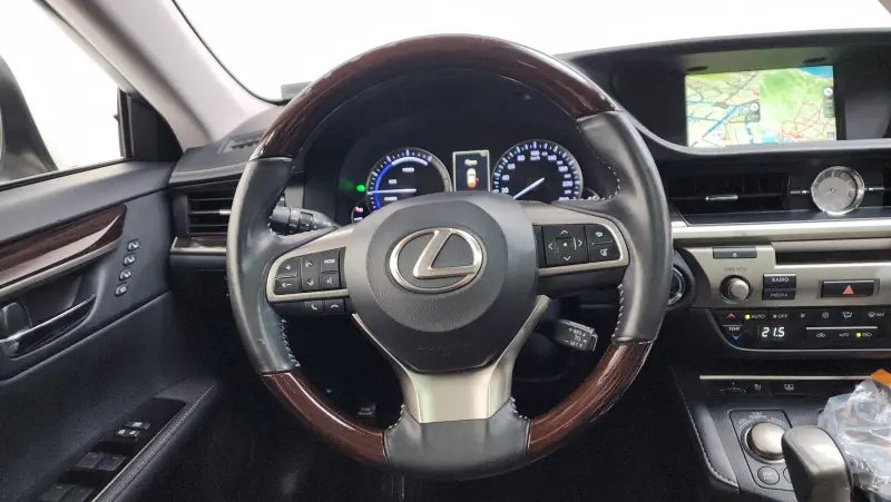 Lexus ES300h