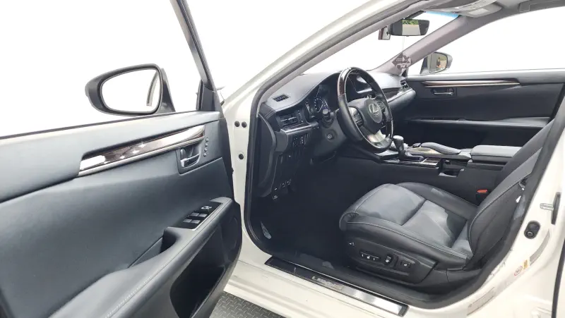 Lexus ES300h