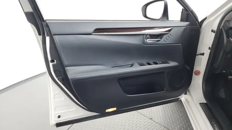 Lexus ES300h