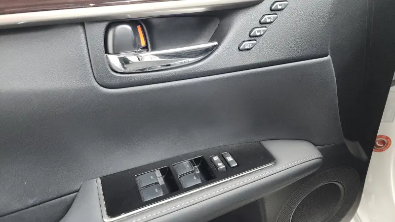 Lexus ES300h
