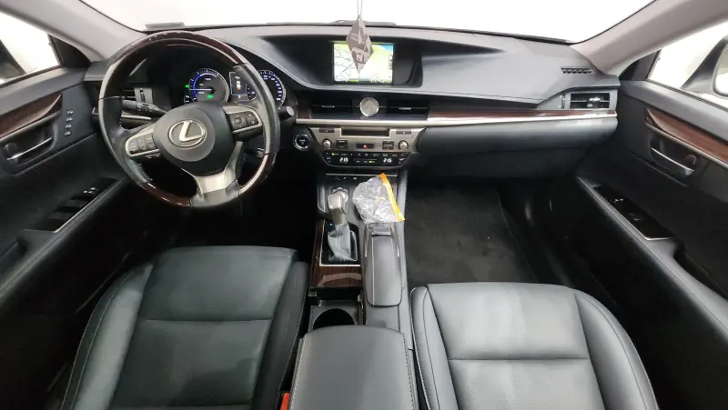 Lexus ES300h