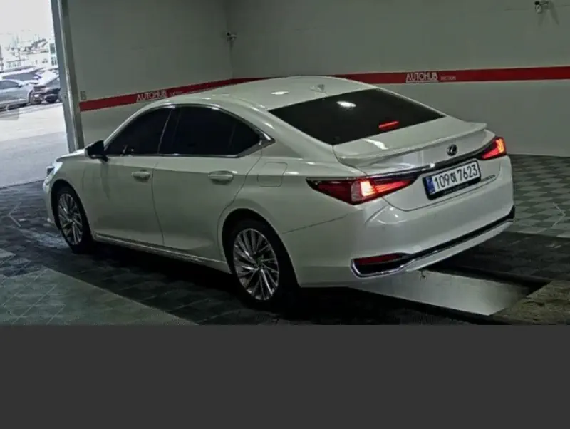 Lexus ES300h