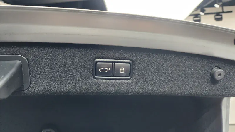 Genesis EQ900