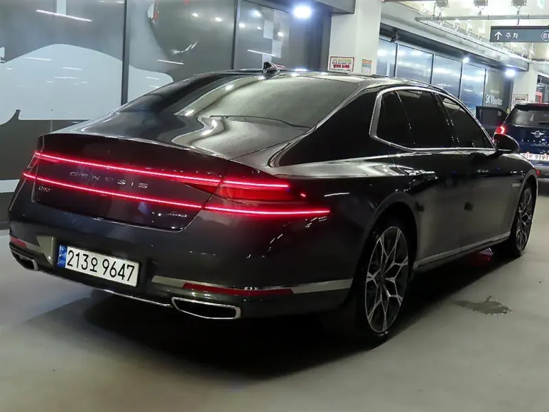 Genesis G90