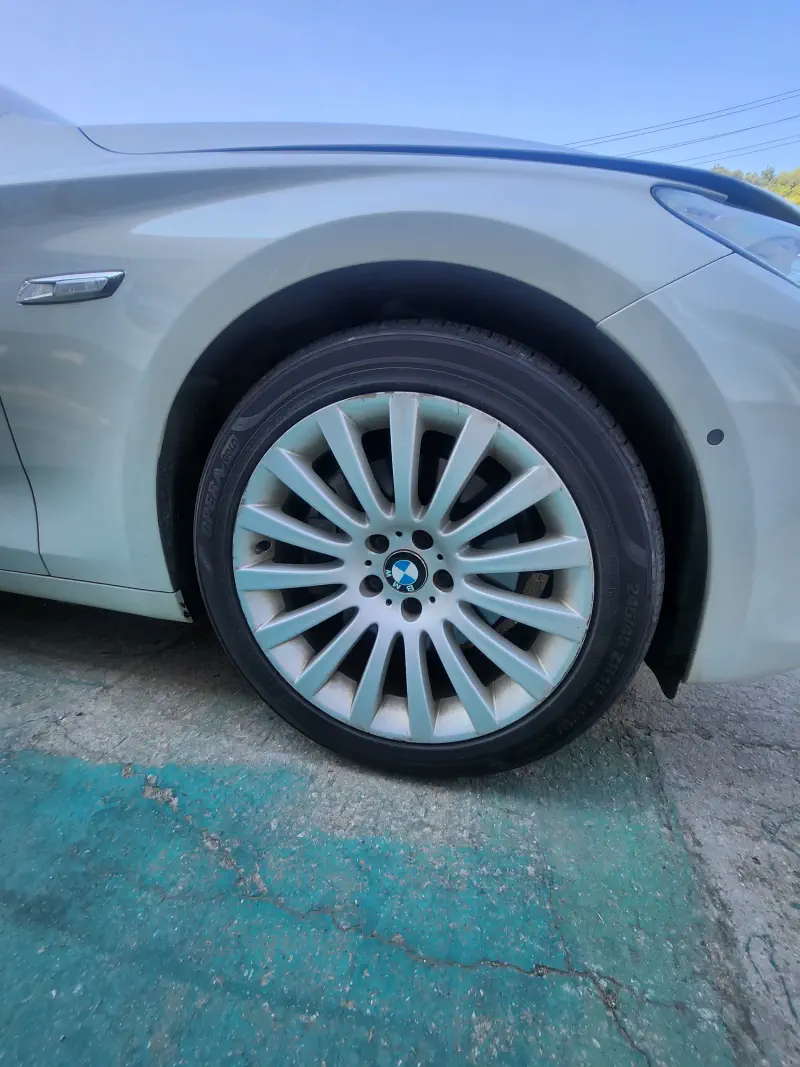 BMW 5-Series Gran Turismo