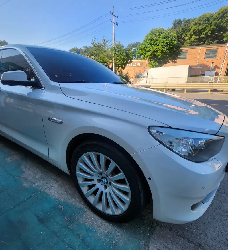 BMW 5-Series Gran Turismo