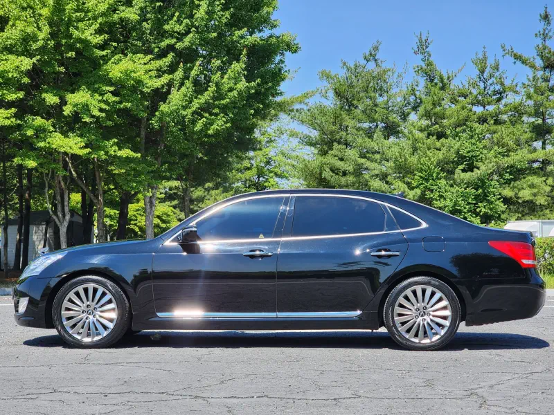 Hyundai Equus