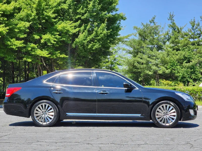 Hyundai Equus