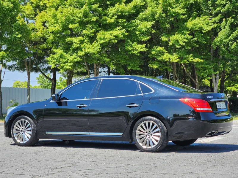 Hyundai Equus
