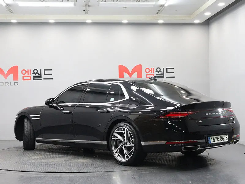 Genesis G90