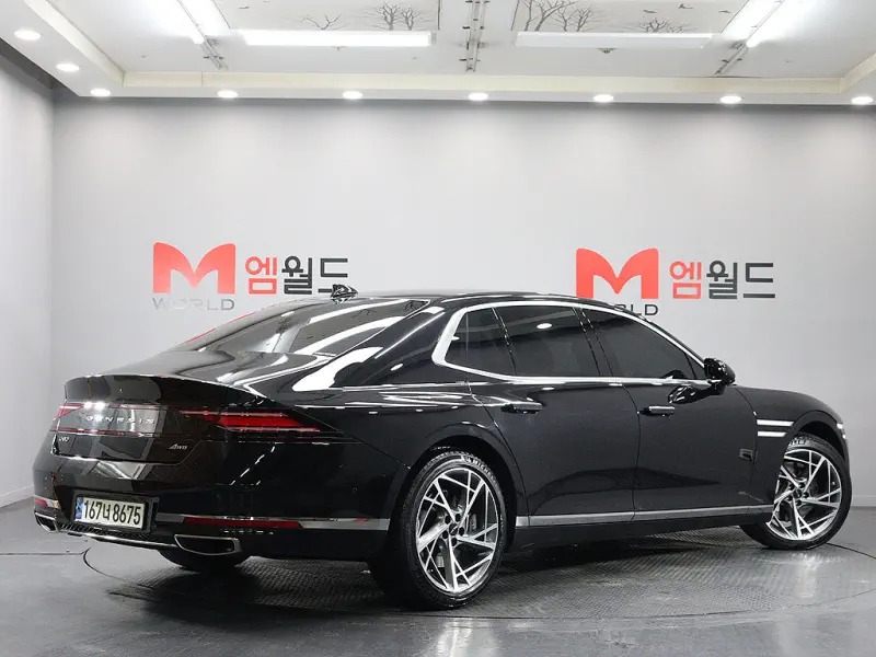 Genesis G90