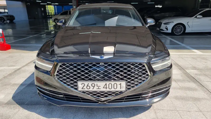Genesis G90