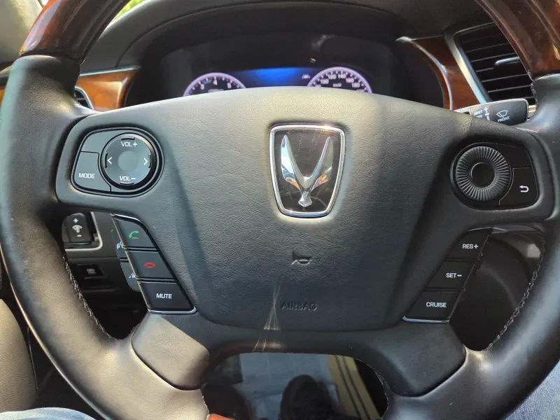 Hyundai Equus