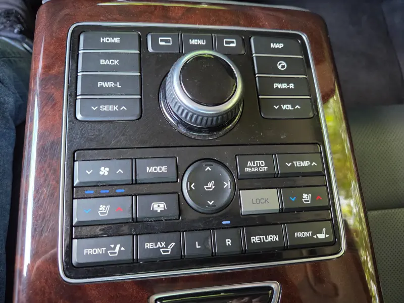 Hyundai Equus