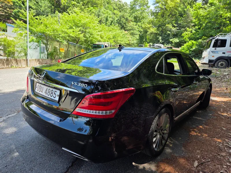 Hyundai Equus