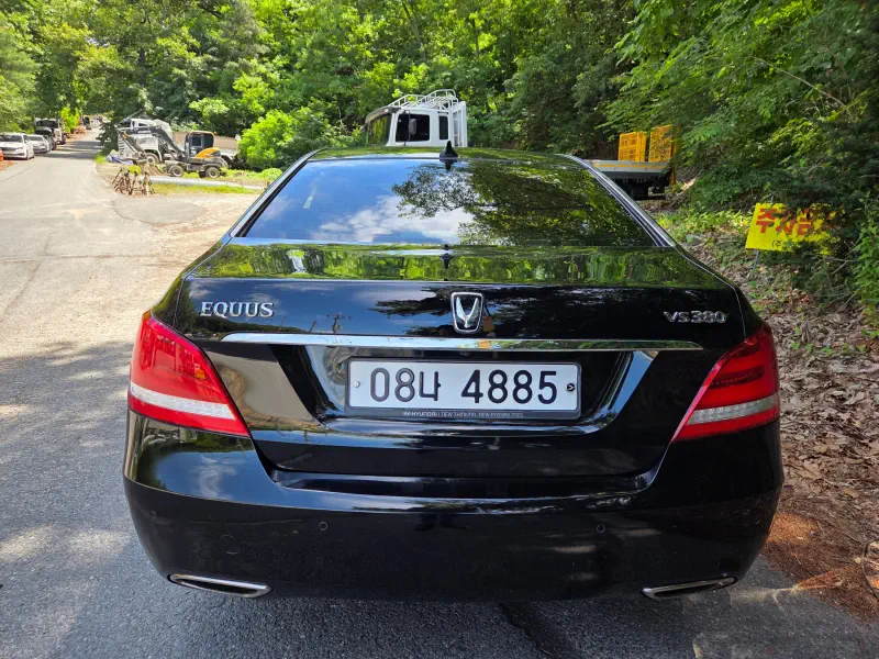 Hyundai Equus