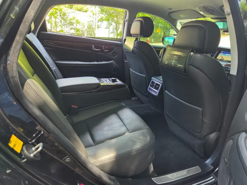 Hyundai Equus
