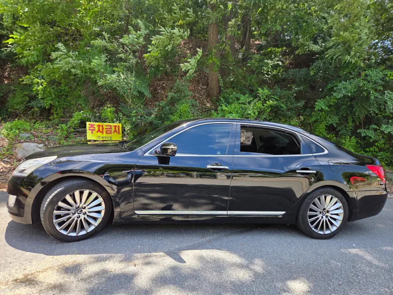 Hyundai Equus