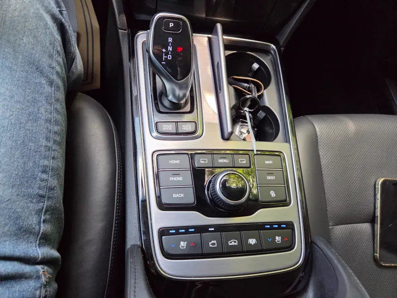Hyundai Equus