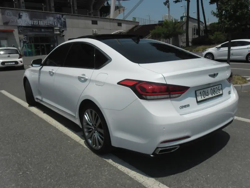 Hyundai Genesis