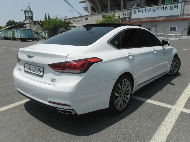Hyundai Genesis