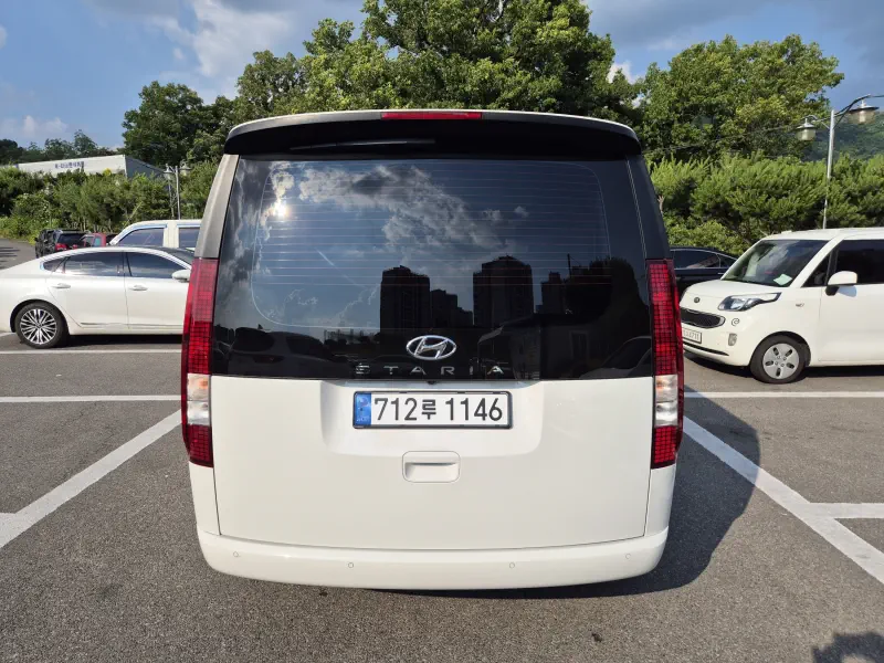 Hyundai Staria