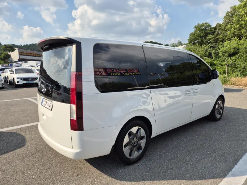 Hyundai Staria