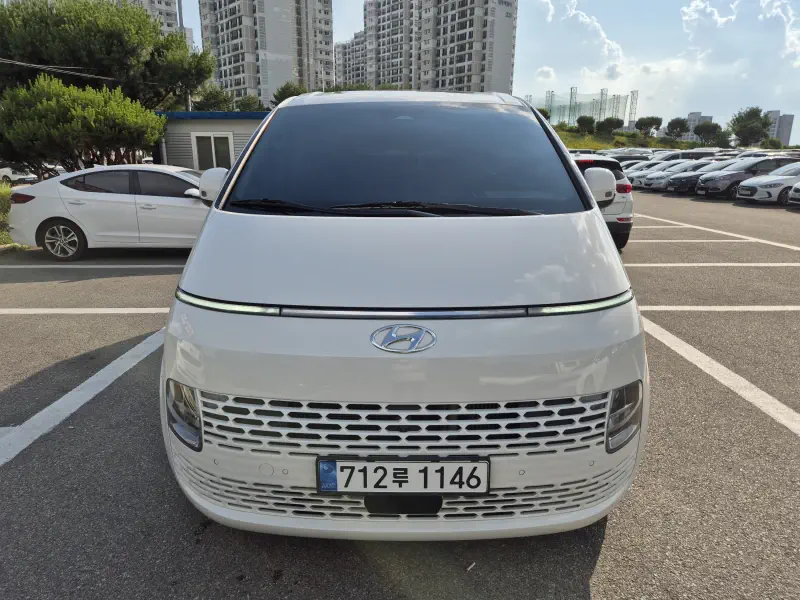 Hyundai Staria