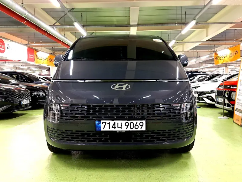 Hyundai Staria