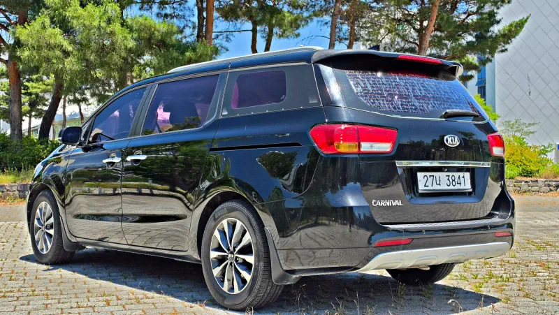 Kia Carnival