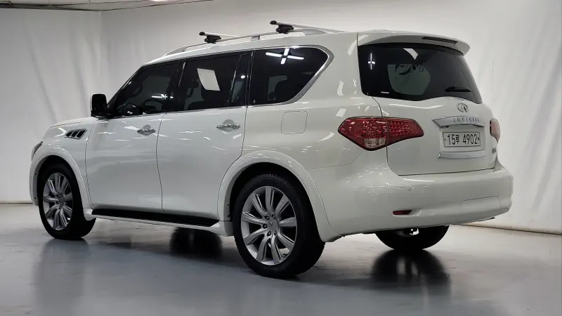Infiniti QX56