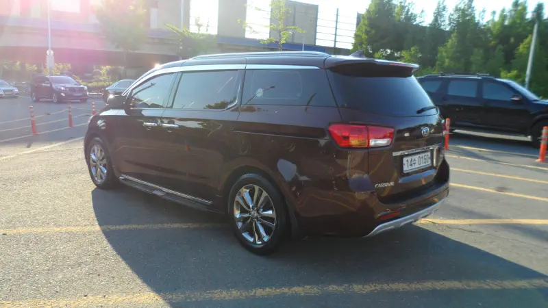 Kia Carnival