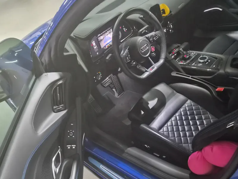 Audi R8