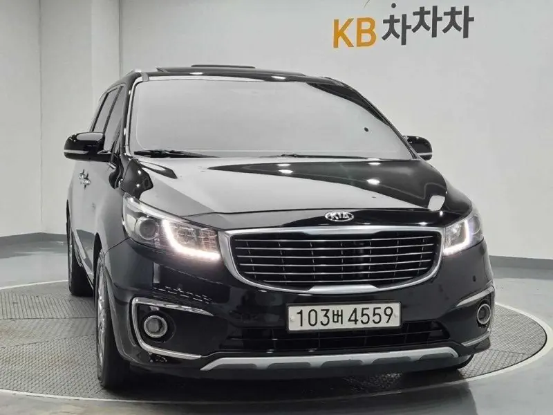 Kia Carnival